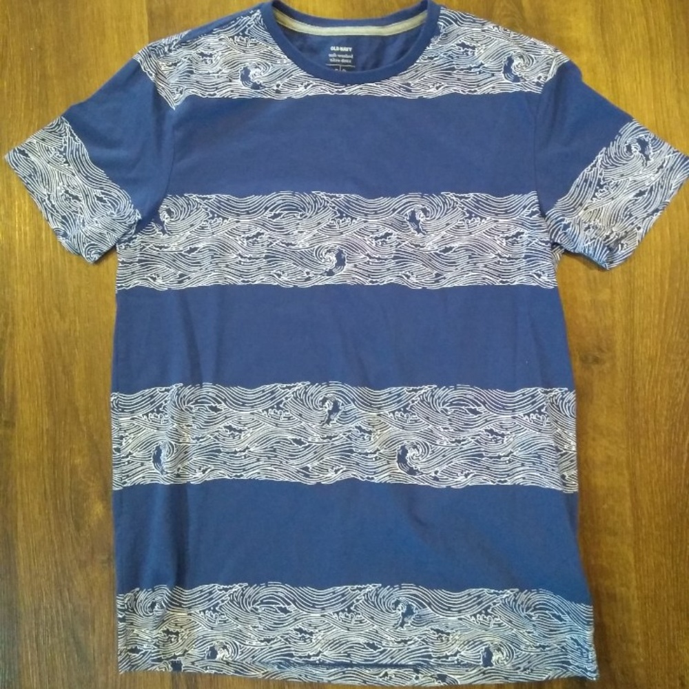 Blue Old Navy T-shirt